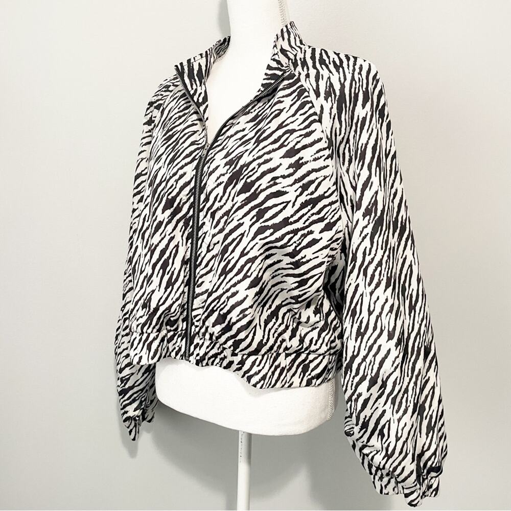 Shein Curve Zebra Print Bomber Jacket Size 3x Plus - image 3
